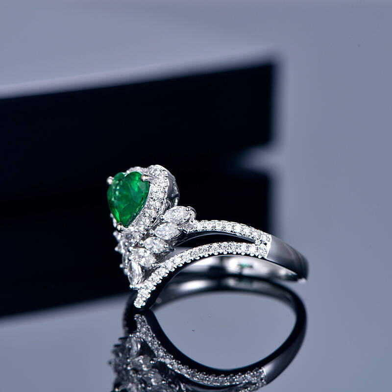 米莱珠宝 天然祖母绿戒指 18K金白天然钻石钻戒 豪华镶嵌首饰加工 18K金(白) 天然祖母绿戒指定制